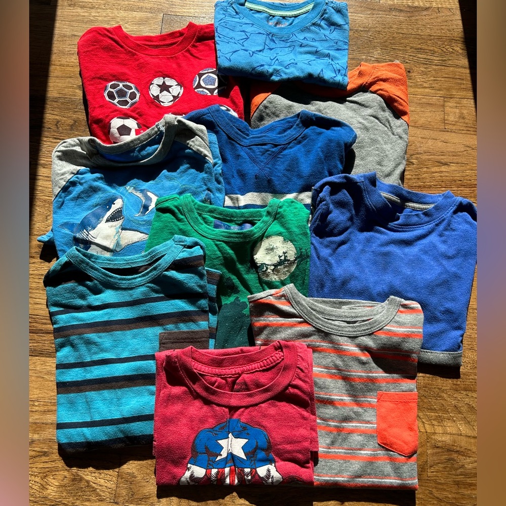 Boys 6-7 bundle, 7 long sleeves, 3 T-shirt’s, 1pj pants.